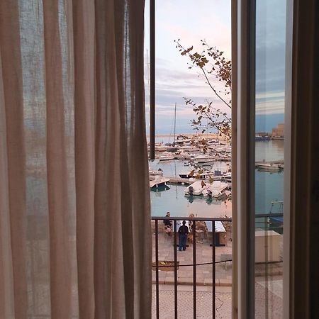 Maison Bleu Luxury Suite Sul Porto Di Trani Eksteriør bilde