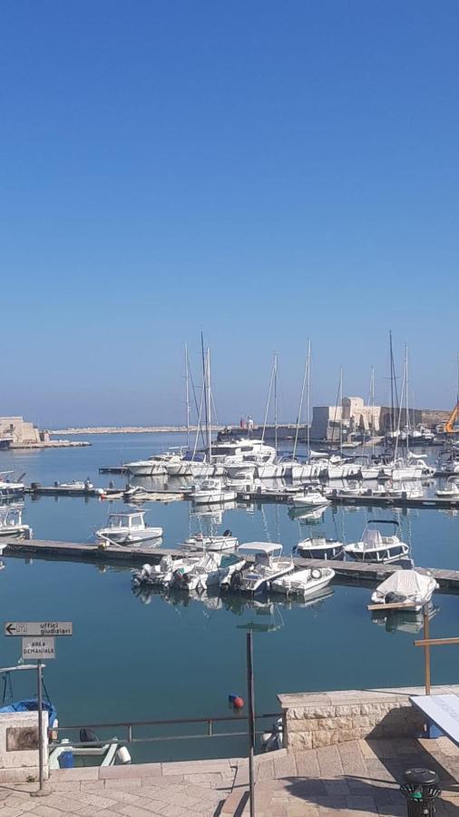 Maison Bleu Luxury Suite Sul Porto Di Trani Eksteriør bilde