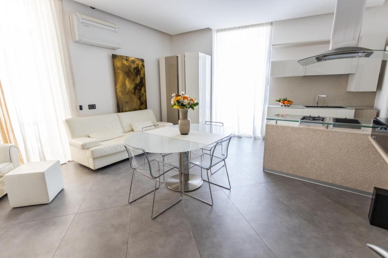 Maison Bleu Luxury Suite Sul Porto Di Trani Eksteriør bilde