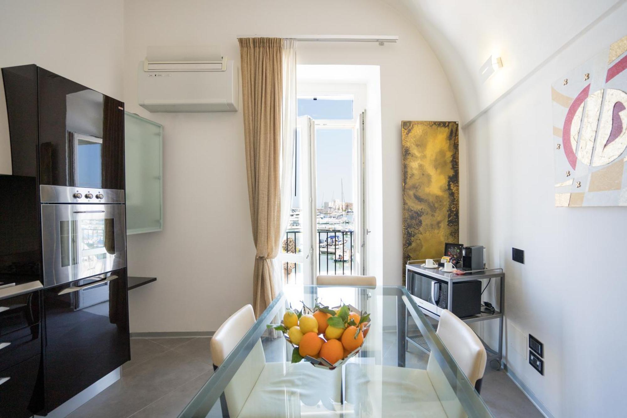 Maison Bleu Luxury Suite Sul Porto Di Trani Eksteriør bilde